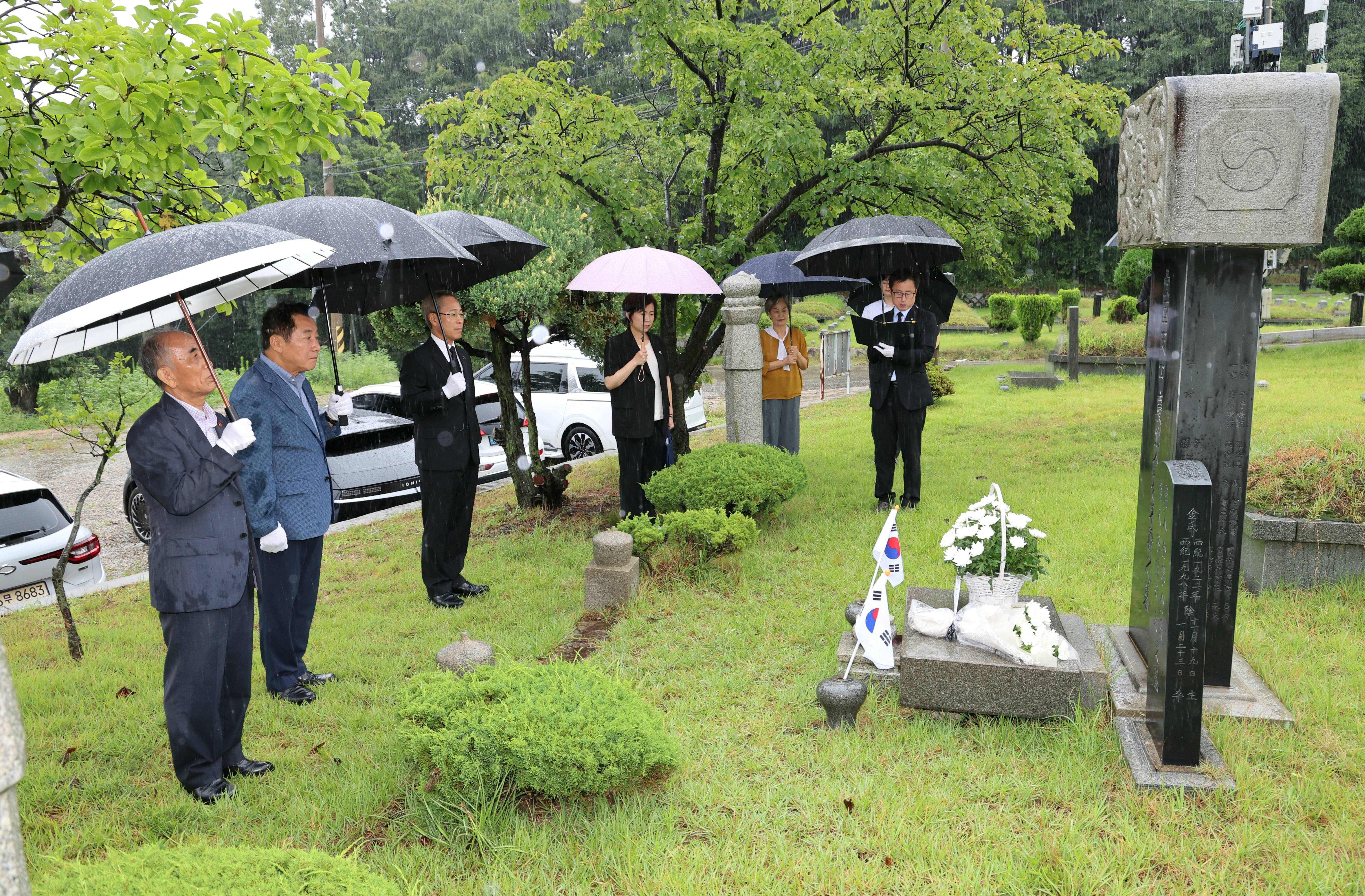 양산시, 광복 80주년 우리고장 독립유공자 묘소 참배(2025. 8. 12. 김말복 지사의 묘)